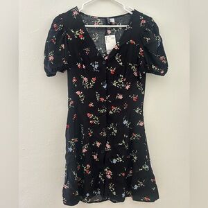 H&M floral mini button down dress / Size small / never worn with tags